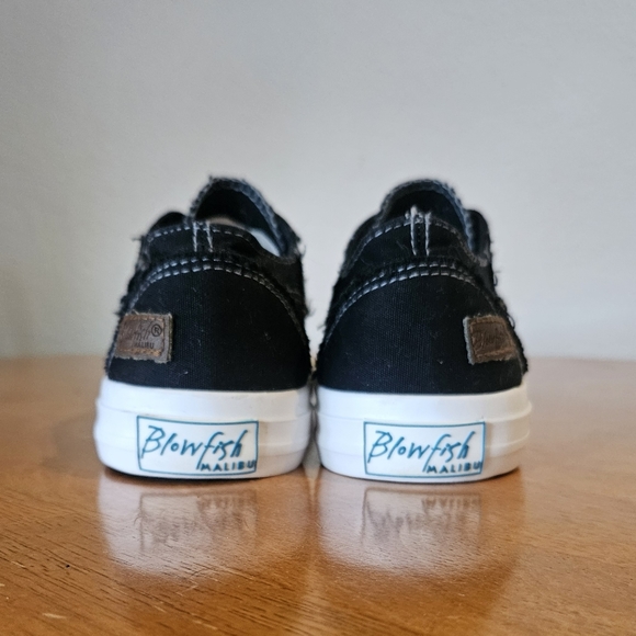 NWOT'S- VERBENAS - "Carmen" Slip-on Red Leather Espadrilles - Size 10 - Picture 5 of 12